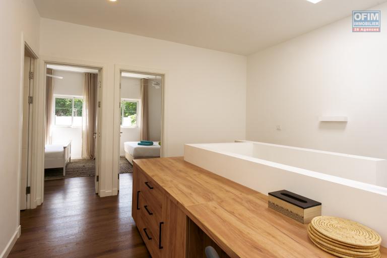 À LOUER – Agréable duplex avec piscine privée à Rivière-Noire Ile Maurice