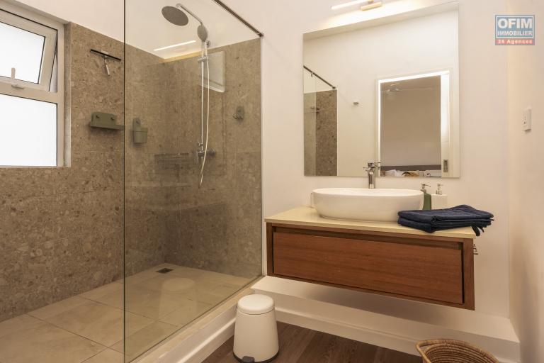 À LOUER – Agréable duplex avec piscine privée à Rivière-Noire Ile Maurice