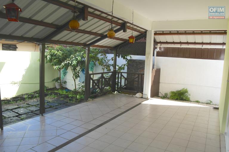 Vacoas &Icirc;le Maurice&ndash; Maison 6 chambres &agrave; vendre dans un quartier paisible proches des commerces.