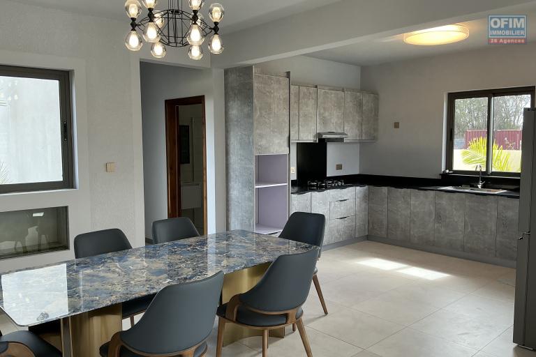 Villa Contemporaine 2026 de 270 m² sur 9.5 Perches | Rooftop Vue Montagne & Piscine Privée | Proche Balaclava & 7 km École du Nord