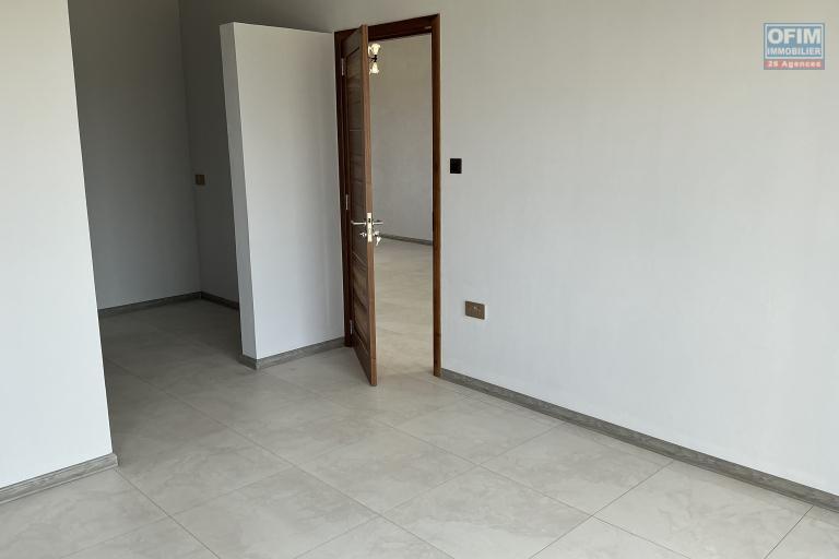 Villa Contemporaine 2026 de 270 m² sur 9.5 Perches | Rooftop Vue Montagne & Piscine Privée | Proche Balaclava & 7 km École du Nord