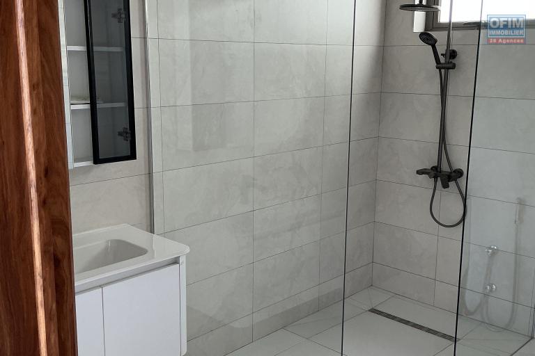 Villa Contemporaine 2026 de 270 m² sur 9.5 Perches | Rooftop Vue Montagne & Piscine Privée | Proche Balaclava & 7 km École du Nord