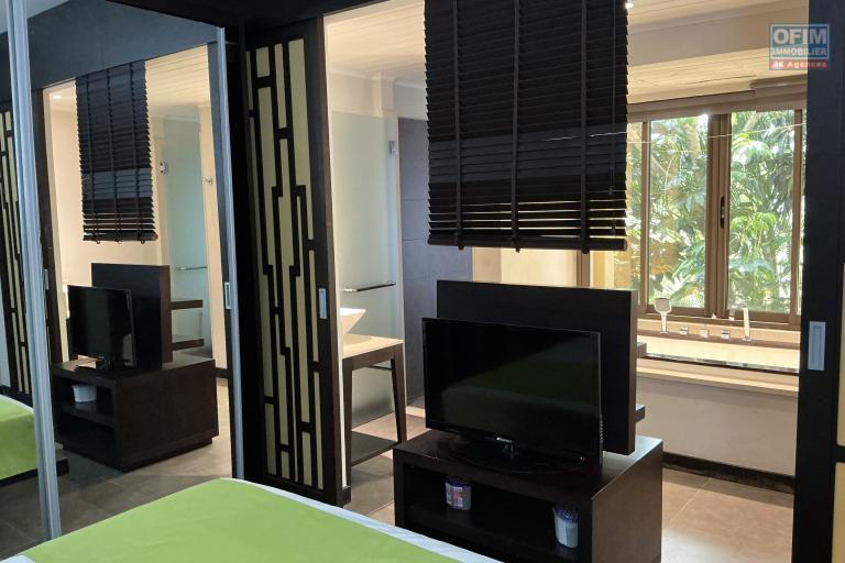 À LOUER coeur de Grand Baie , Appartement 2 chambres dans complexe sécurisé , Coup de coeur assuré