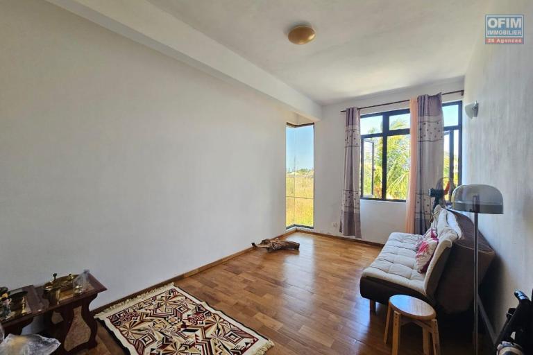 ✨ À LOUER – Grand appartement 3 chambres avec terrasse et roof top, vue panoramique, a Calodyne