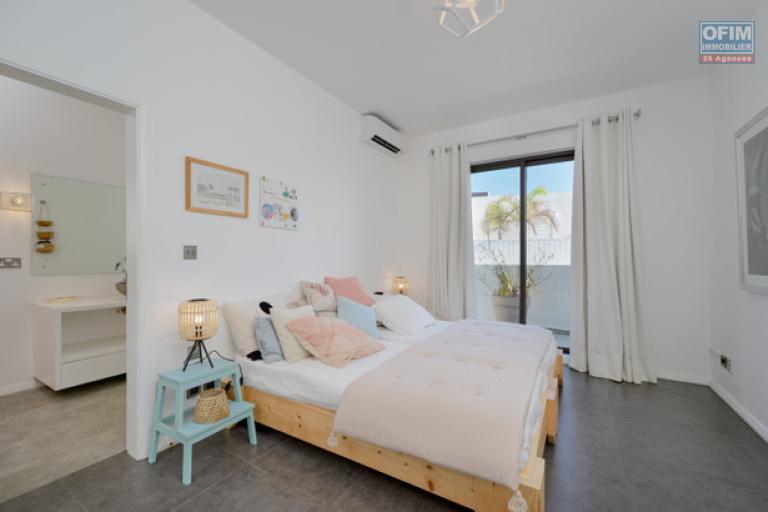 À VENDRE – Penthouse de 3 chambres vue mer, Pereybere