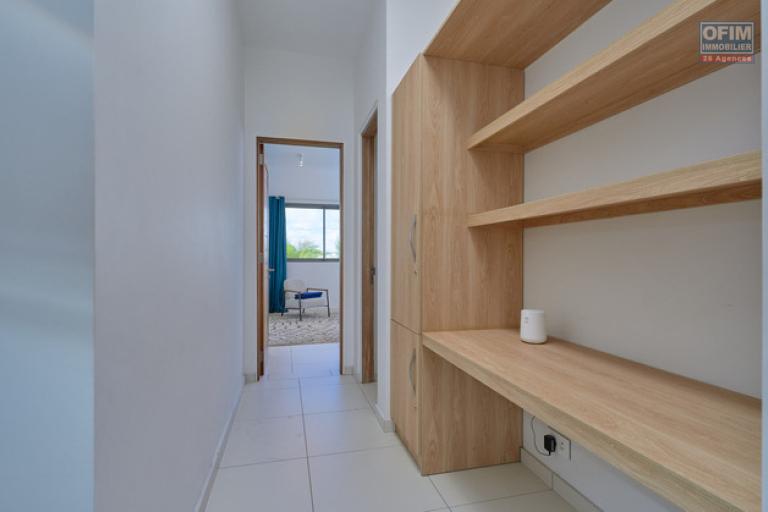 Accessible aux étrangers Appartement GRAND BAIE - PEREYBERE - POINTE AUX CANONNIERS – photo 5 sur 15 – Dégagement