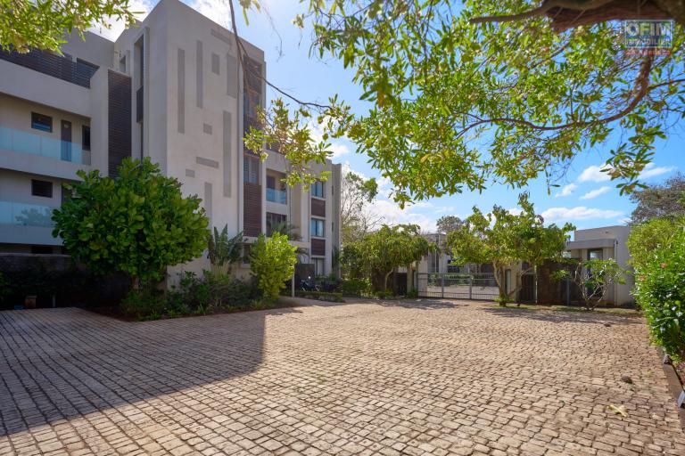 Accessible aux étrangers Appartement POINTE AUX PIMENTS - BALACLAVA - BAIE DU TOMBEAU – photo 14 sur 14 – Cour