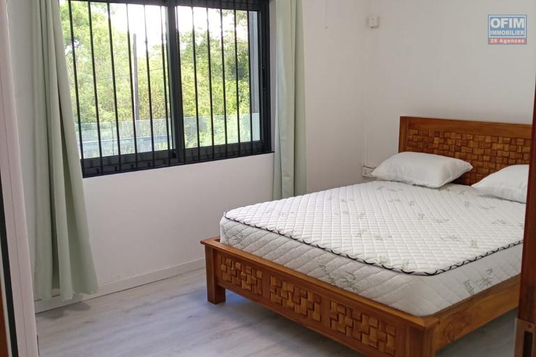 Location Maison / Villa GRAND GAUBE - CALODYNE – photo 8 sur 13 – Chambre lumineuse