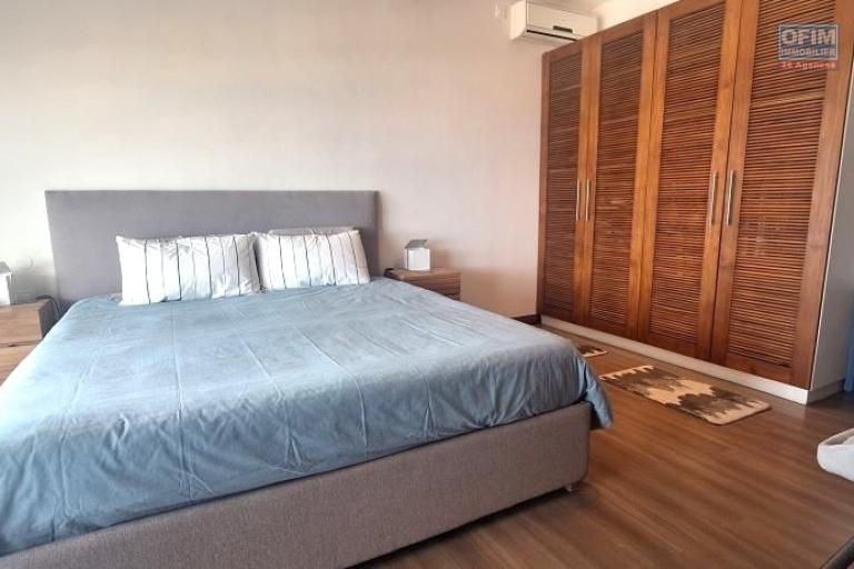 Accessible aux étrangers Appartement TAMARIN - RIVIERE NOIRE - MORNE – photo 13 sur 17 – Chambre