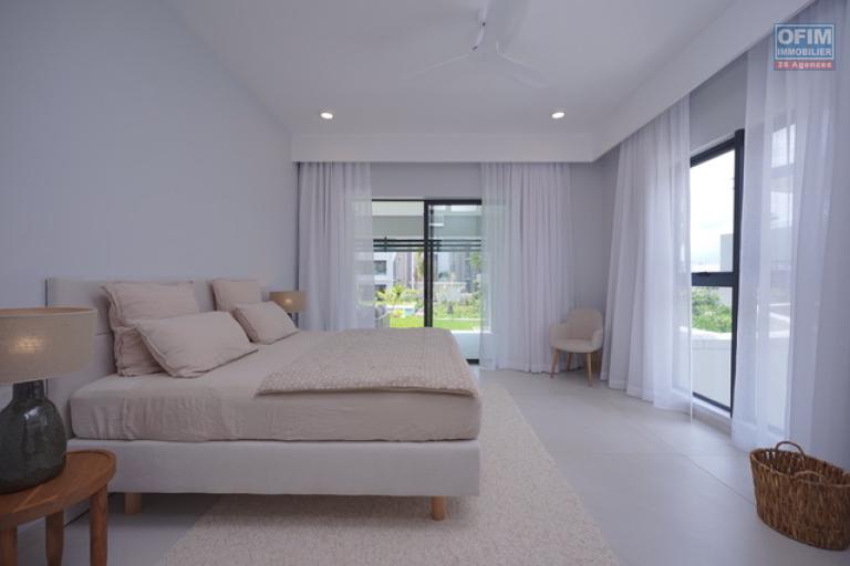 Accessible aux étrangers Appartement MONT CHOISY - TROU AUX BICHES – photo 5 sur 12 – Chambre lumineuse