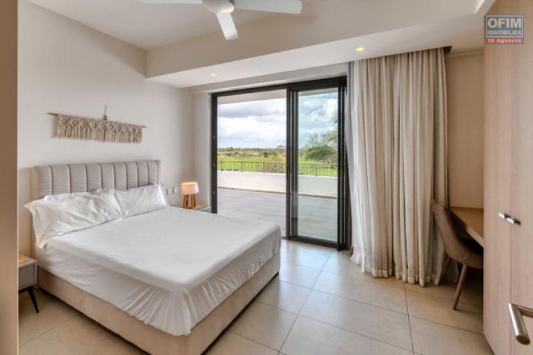 Accessible aux étrangers Appartement MONT CHOISY - TROU AUX BICHES – photo 8 sur 13 – Chambre lumineuse