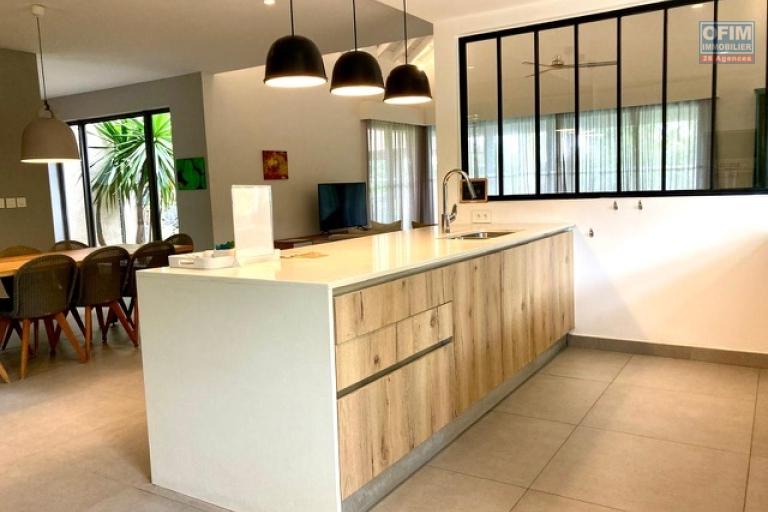 Accessible aux étrangers Maison / Villa GRAND GAUBE - CALODYNE – photo 4 sur 14 – Cuisine ouverte équipée