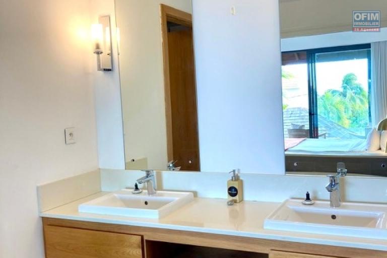 Accessible aux étrangers Maison / Villa GRAND GAUBE - CALODYNE – photo 12 sur 14 – Salle de bains