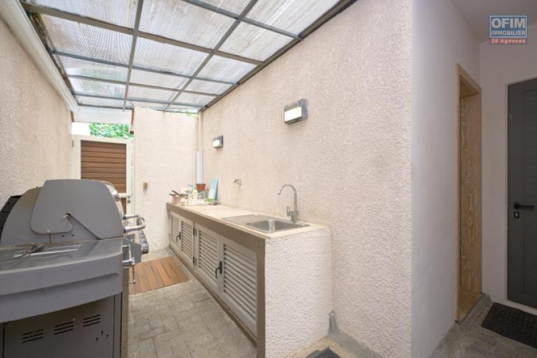 Accessible aux étrangers Maison / Villa GRAND BAIE - PEREYBERE - POINTE AUX CANONNIERS – photo 6 sur 15 – Terrasse