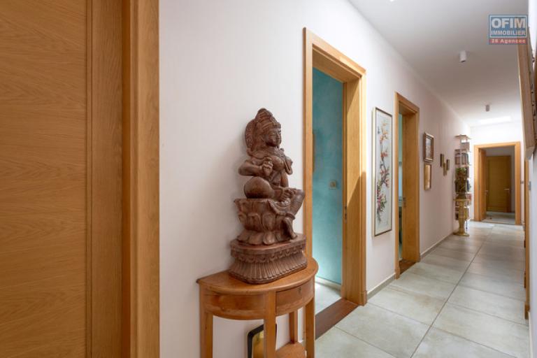 Accessible aux étrangers Maison / Villa POINTE AUX PIMENTS - BALACLAVA - BAIE DU TOMBEAU – photo 9 sur 16 – Dégagement