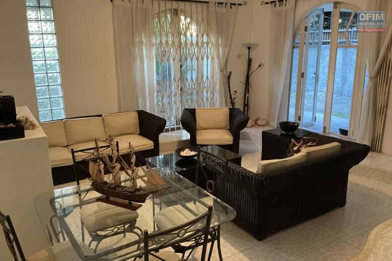 Vente Maison / Villa MONT CHOISY - TROU AUX BICHES – photo 1 sur 16 – Séjour