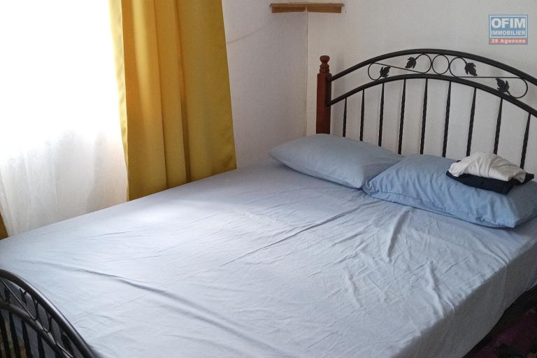 Vente Appartement GRAND BAIE - PEREYBERE - POINTE AUX CANONNIERS – photo 2 sur 4 – Chambre lumineuse