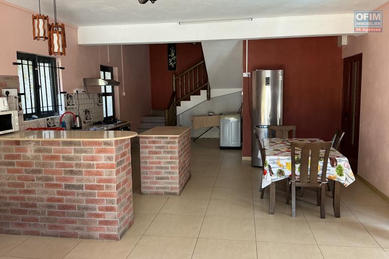 Location Maison / Villa GRAND GAUBE - CALODYNE – photo 3 sur 10 – Cuisine ouverte équipée