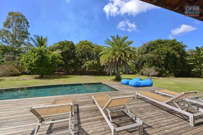 Accessible aux étrangers Maison / Villa TAMARIN - RIVIERE NOIRE - MORNE – photo 2 sur 15 – Piscine