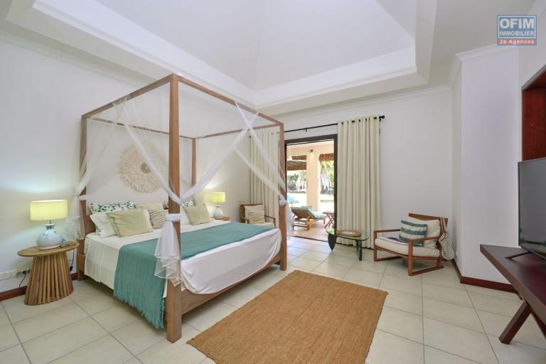 Accessible aux étrangers Maison / Villa TAMARIN - RIVIERE NOIRE - MORNE – photo 11 sur 15 – Chambre spacieuse