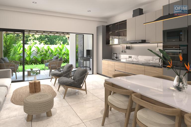 Accessible aux étrangers Maison / Villa TAMARIN - RIVIERE NOIRE - MORNE – photo 3 sur 5 – Cuisine ouverte lumineuse