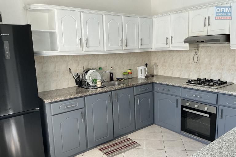 Location Maison / Villa GRAND BAIE - PEREYBERE - POINTE AUX CANONNIERS – photo 5 sur 16 – Cuisine équipée