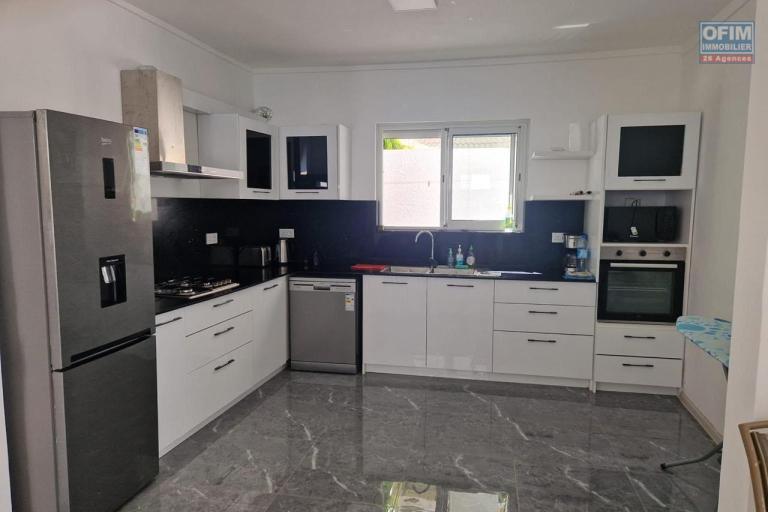 Location Maison / Villa GRAND GAUBE - CALODYNE – photo 4 sur 14 – Cuisine équipée