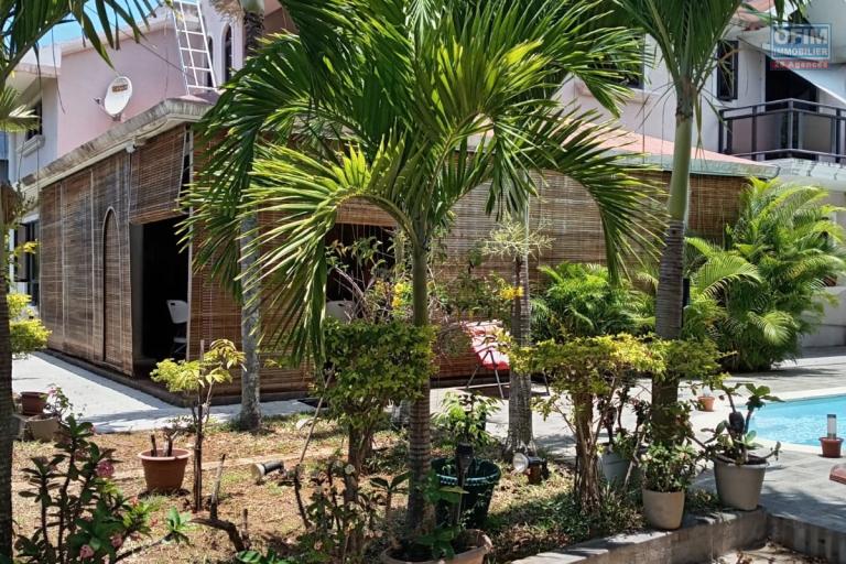 Vente Maison / Villa GRAND BAIE - PEREYBERE - POINTE AUX CANONNIERS – photo 15 sur 17 – Jardin arboré