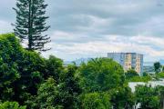 Floréal à louer appartement de haut standing trois chambres situé dans une résidence sécurisée au calme.