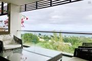 Tamarin à vendre penthouse de 3 chambres accessible aux étrangers situé dans une résidence clôturée avec vue sur mer.