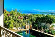 Tamarin à vendre agréable et belle villa cinq chambres avec piscine au calme possédant une vue exceptionnelle située dans un quartier résidentiel.