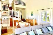 Tamarin à vendre agréable et belle villa cinq chambres avec piscine au calme possédant une vue exceptionnelle située dans un quartier résidentiel.