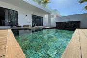 A vendre une villa contemporaine de 4 chambres à coucher avec piscine privée dans une résidence sécurisée à Mont Mascal.