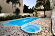 A vendre une villa clôturée de 3 chambres avec piscine au sel et jardin à Mont Choisy