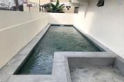  Flic en Flac à vendre Penthouse 3 chambres accessible aux étrangers avec piscine commune proche plage au calme.