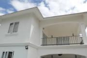 Flic En Flac à louer appartement 2 chambres avec piscine situé dans un quartier calme et résidentiel.
