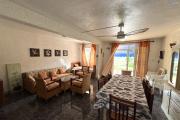  Flic en Flac à vendre Triplex 4 chambres avec piscine commune située dans une résidence sécurisée proche des commerces et de la plage au calme.