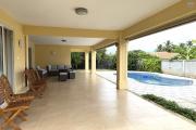  Tamarin à louer grande villa 3 chambres, 1 bureau, une piscine et un garage située dans un domaine sécurisé au calme.