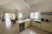 Tamarin à louer grande villa 3 chambres, 1 bureau, une piscine et un garage située dans un domaine sécurisé au calme.