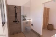  Flic en Flac à vendre belle villa 4 chambres livraison Juin 2025 avec vue océan, piscine et garage située dans un quartier résidentiel et sécurisé.