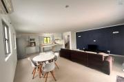 A vendre villa récente d’architecture contemporaine à proximité de Grand Baie dans une résidence sécurisée.