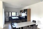 Flic en Flac à louer penthouse de  3 chambres avec 2 piscines situé dans une splendide résidence sécurisée à 500m de la plage et des commerces.