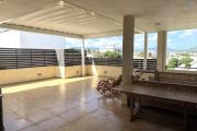 Flic à Flac à vendre magnifique penthouse de 3 chambres avec une splendide vue piscine commune à 5 minutes à pieds de la plage et des commerces au calme.