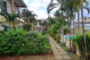  Flic en Flac à vendre jolie duplex 3 chambres avec piscine commune et parking non loin de la plage au calme.