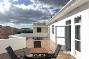    Flic en Flac – À louer villa 7 chambres avec piscine, idéalement située à seulement 200 mètres de la plage.