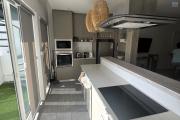 À VENDRE – Superbe appartement moderne 3 chambres avec vaste toit-terrasse à La Gaulette