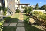 À louer – Flic en Flac Magnifique et récent appartement 3 chambres situé en rez-de-chaussée, avec piscine commune et parking sécurisé.