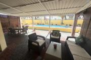 Flic en Flac – À louer grande villa de 5 chambres avec piscine, idéalement située à seulement 5 minutes à pied de la plage et des commerces.