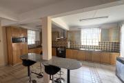 Flic en Flac – À louer grande villa de 5 chambres avec piscine, idéalement située à seulement 5 minutes à pied de la plage et des commerces.