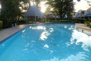 Flic En Flac à louer duplex trois chambres avec piscine situé dans un complexe sécurisé au calme et à deux pas de la plage et des commerces.